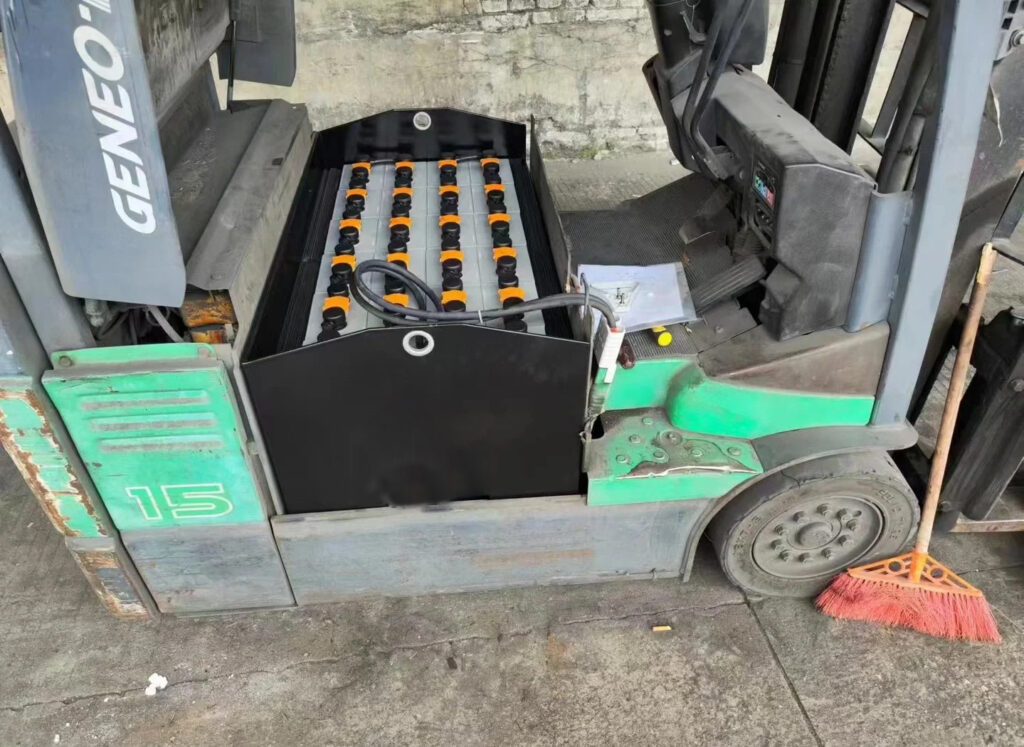 toyota forklift battery 1