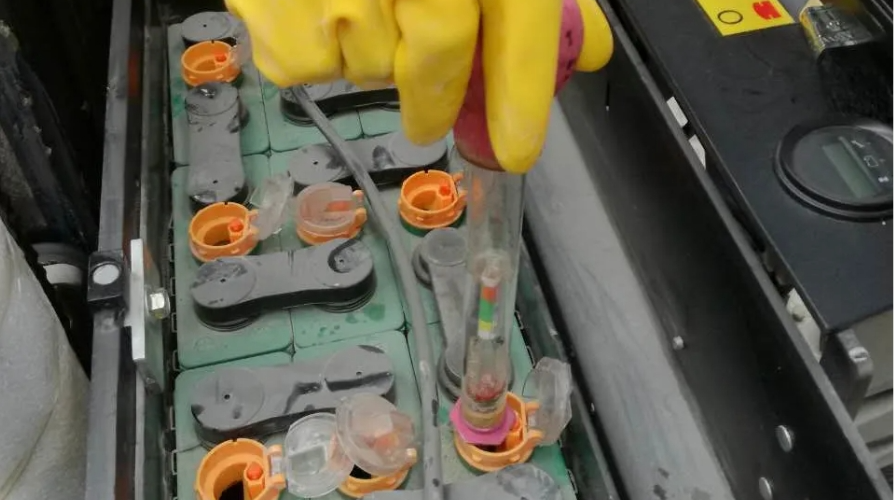 add water to forklift battery